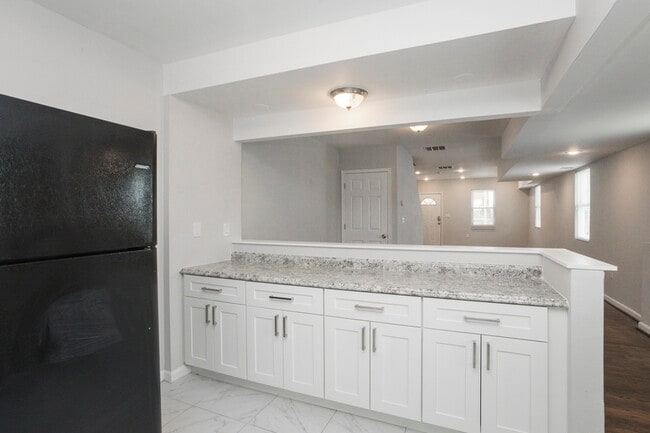 Photo - 1722 Sexton St