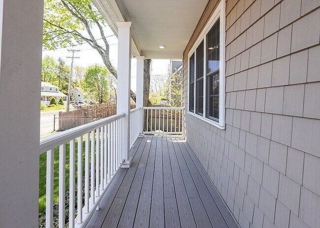Photo - 214 Shaw St