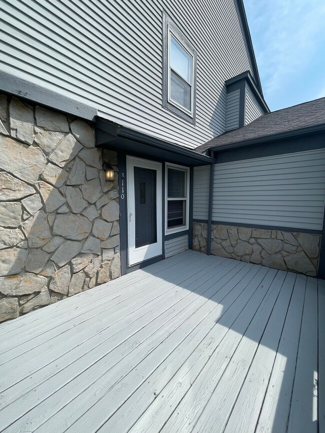Building Photo - Three Bedroom Condo in Portage
