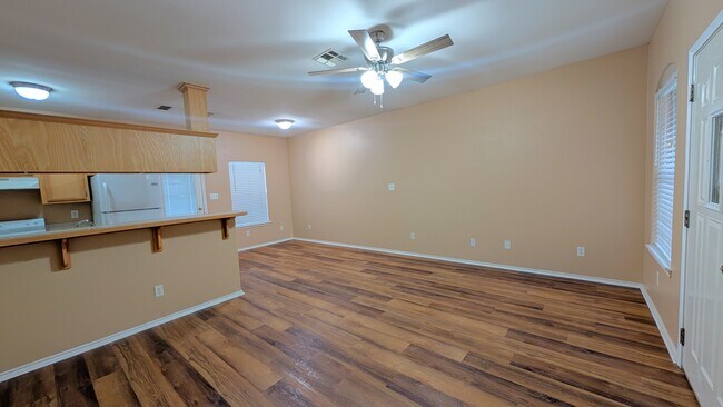 Photo - 808 W Arroyo Park Ln Unit #B