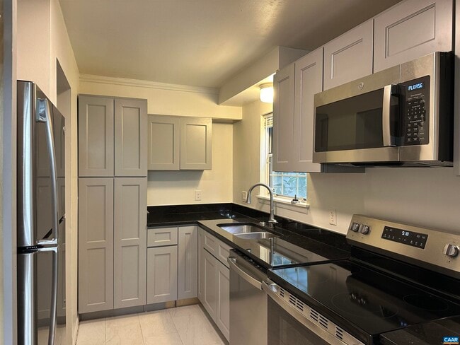 Photo - 104 Longwood Dr