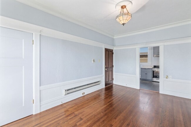 Photo - Lower Haight: Remodeled Top Floor 1 Bed 1 Bath near Duboce Park Unidad 206 Steiner St. #6