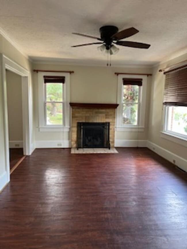 Photo - Adorable Downtown Marion Rental!
