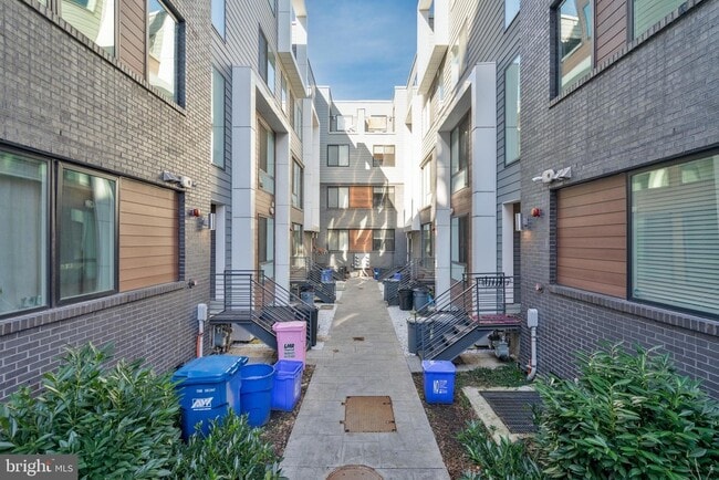 Photo - 1647 E Eyre St Unit 1647 E Eyre St  7