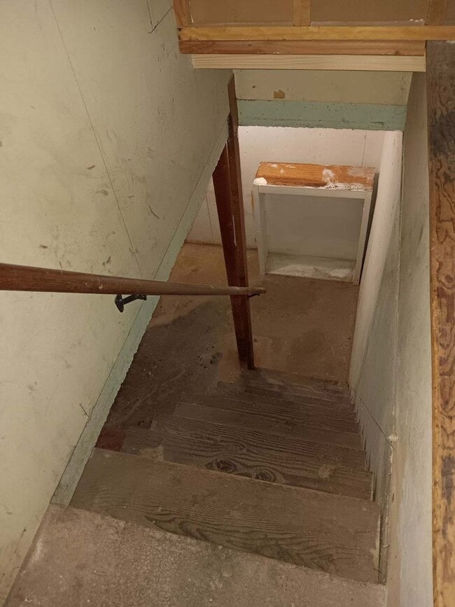 Building Photo - Charming 3 bedroom near Washburn University.