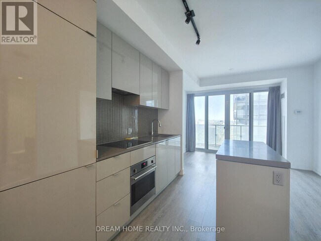 Photo - 7 Grenville St Unit 3713