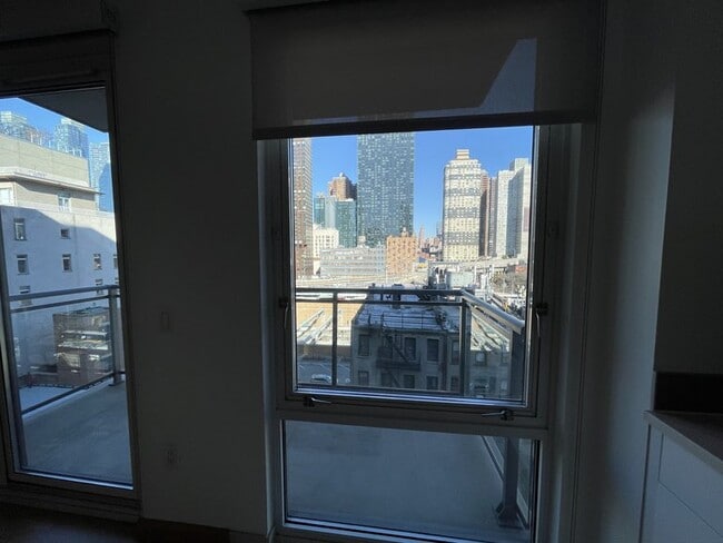 Photo - 438 W 37th St Unit 11F