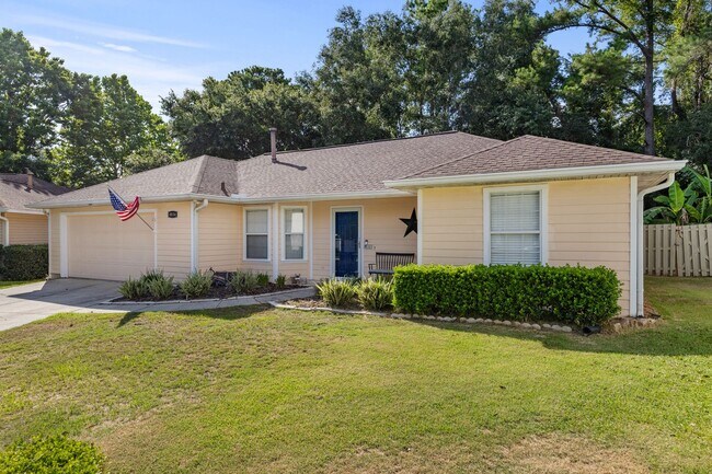Photo - Experience a breezy lifestyle in the convenient Eagle Point subdivision!