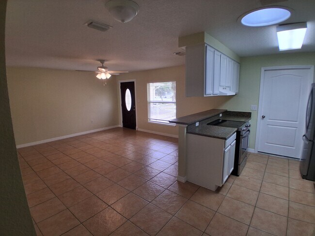 Building Photo - 1105 Monticello Ln