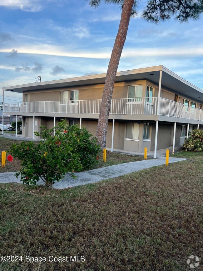 Building Photo - 800 N Fiske Blvd Unit 710 Rental