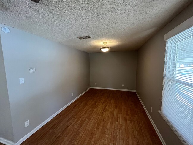 Photo - 102 Joiner Ave