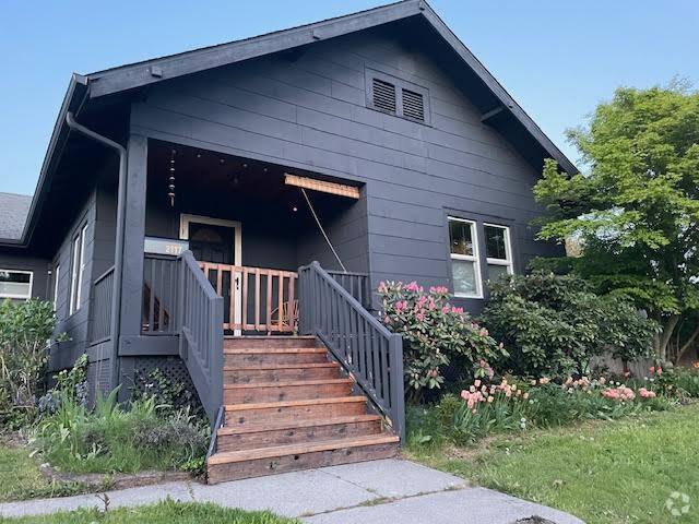 Building Photo - 2117 S Cushman Ave Rental