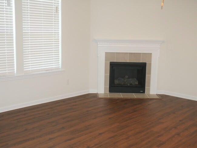 Photo - 5733 Midstream Cir