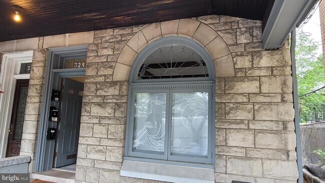 Photo - 324 Spring St