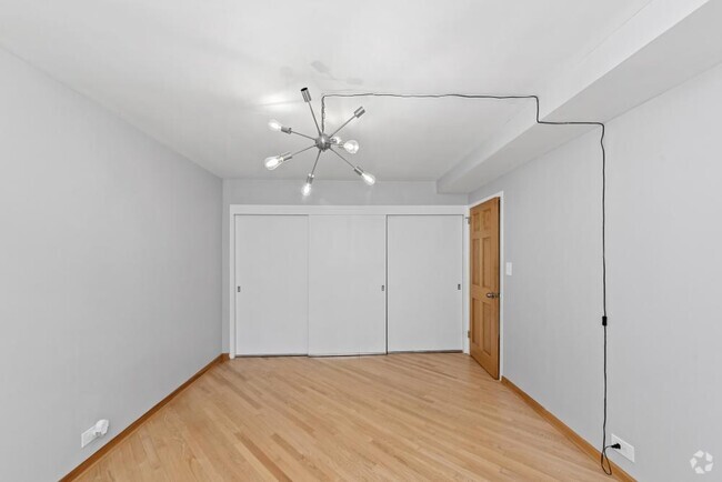 Building Photo - 2 bedroom in Chicago IL 60613 Unit 1807B Rental