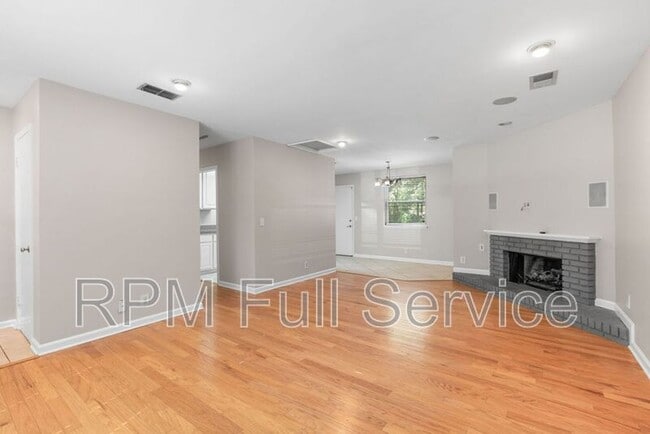Photo - 5000 McMurray Ct