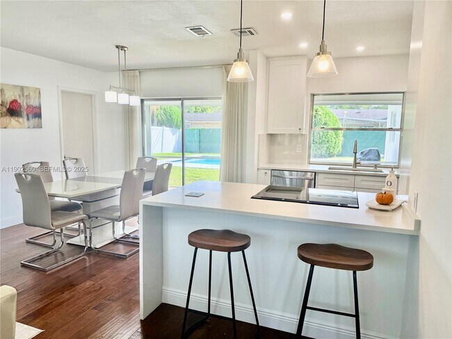 Photo - 8 Tam O Shanter Ln