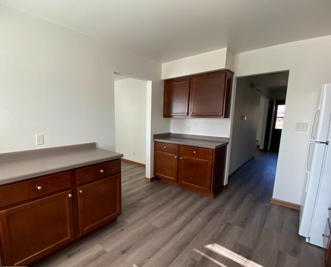 220010235 Grant Apartment Unit 10235 W Grant St. West Allis, WI