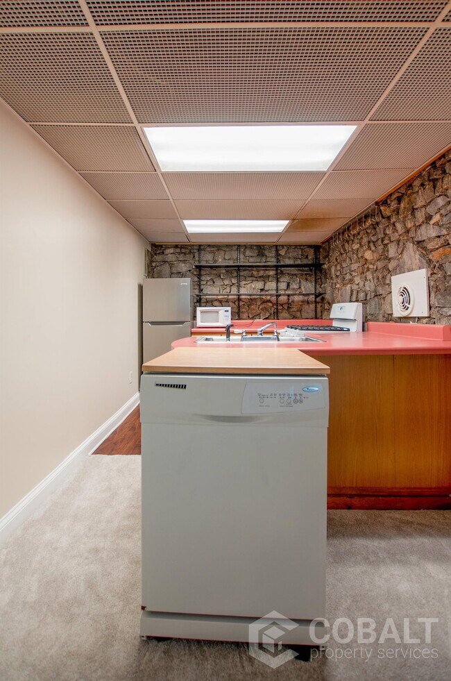 Photo - 867 Rosedale Rd NE Unit 2