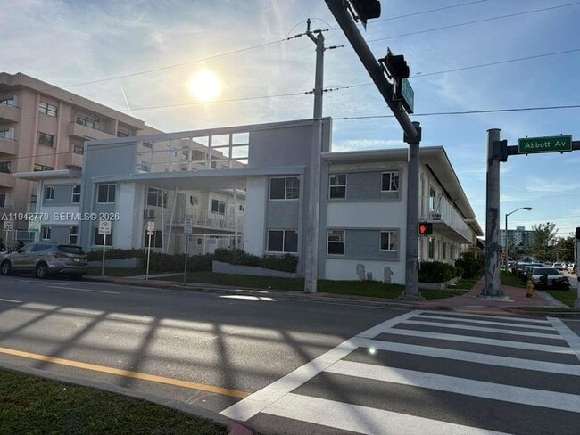 Building Photo - 6890 Abbott Ave Unit 4B