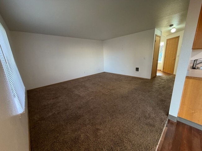 Photo - 188 Unit 489 Ecols St S