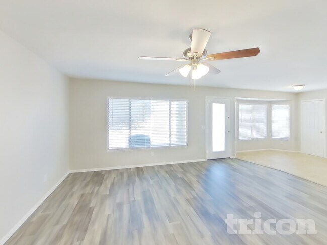 Photo - 2101 N 109th Ave