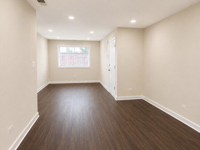 Photo - 228 E Rimini Ct
