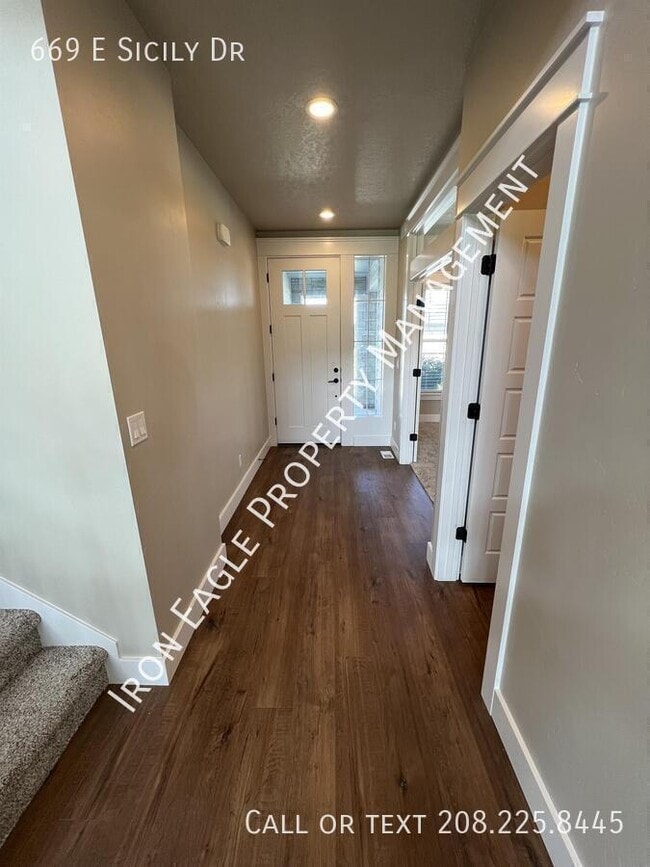 Photo - 669 E Sicily Dr