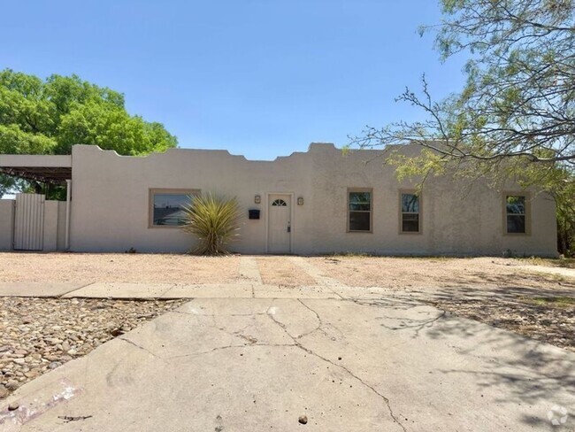 Building Photo - Rental