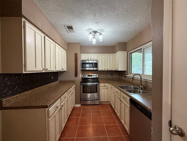 Photo - 4722 Enchanted Rock Ln