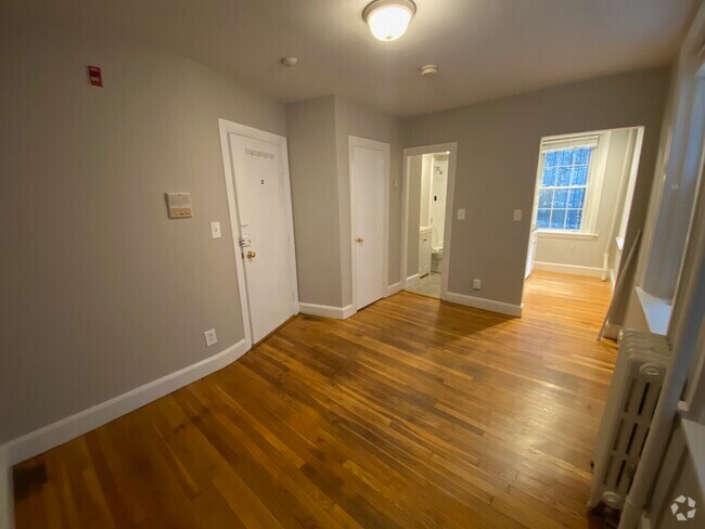 Building Photo - 29 Myrtle St Unit C1 Rental