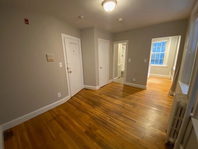 Building Photo - 29 Myrtle St Unit C1 Rental