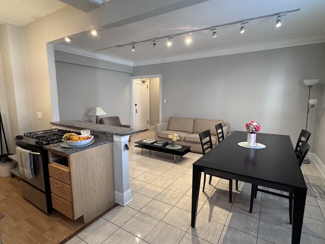 Photo - 1205 W Sherwin Ave Unit 507