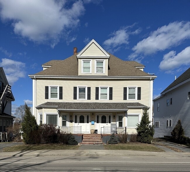Building Photo - 131 Court 2R Ct Unit 2R