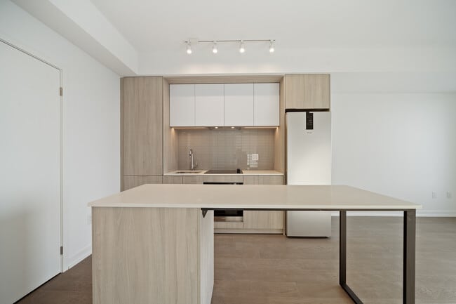 Photo - 395 Square One Dr