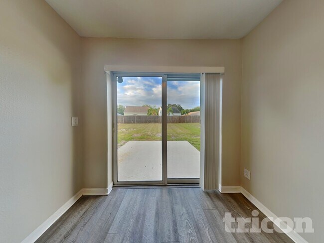 Photo - 7526 Oxford Garden Cir