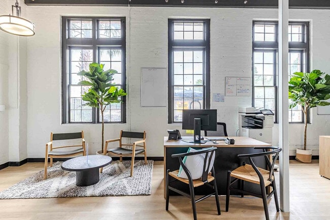 Yugo-Columbia-Lofts-POI-05 - Yugo Columbia Lofts