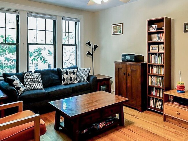 Photo - 1941 W Winnemac Ave Unit 2