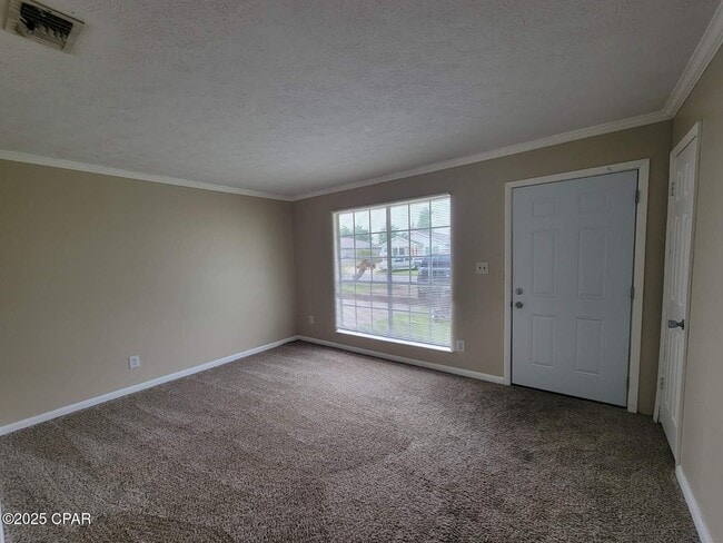 Photo - 6321 Olokee St