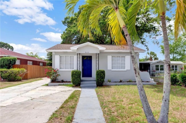 Photo - 925 17th St S