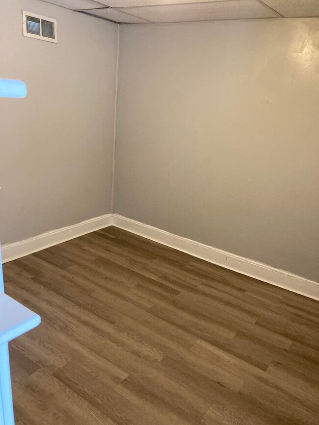 Photo - 117 N 60th St