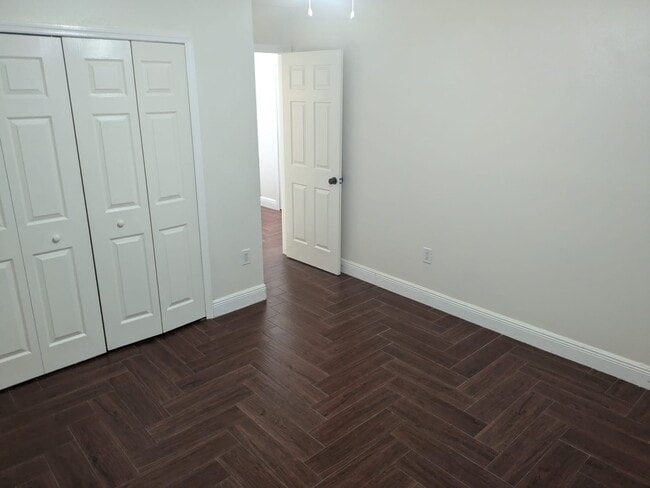 8021 Sandberry Blvd