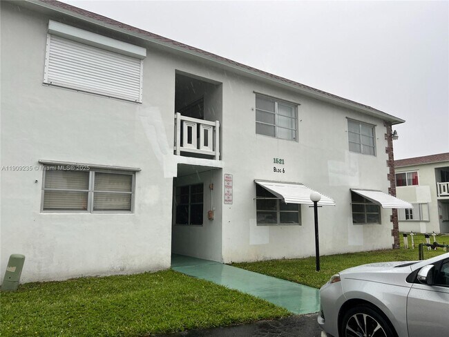 Building Photo - 1521 NW 43rd Ave Unit 107