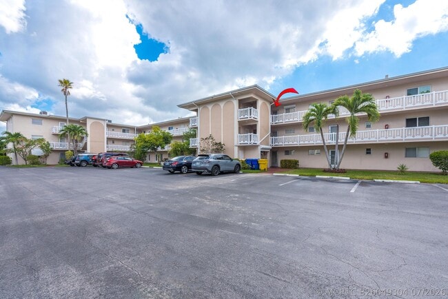 Building Photo - 2615 Garden Dr N Unit 307