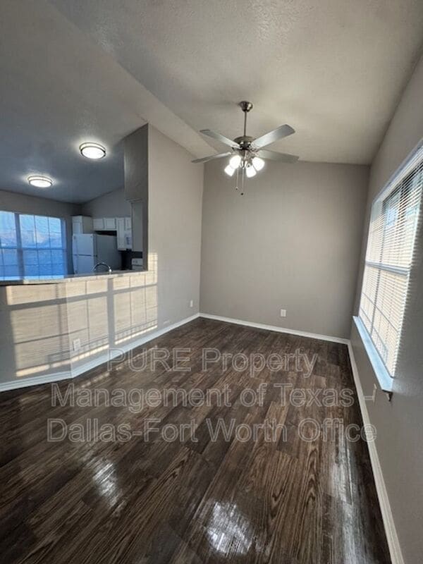 Photo - 802 Castleglen Dr Unidad #203