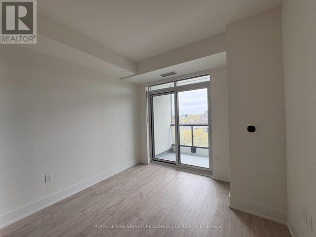 Photo - 858 Dupont St Unit 607