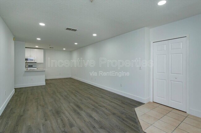 4352 S Kirkman Rd Unidad 1213