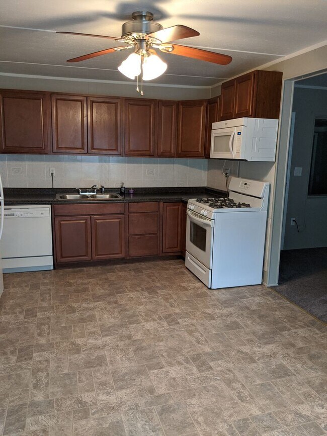 Cozy Cottage Available! Rental House Rental in Summerville, SC