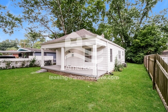 Photo - 3618 N Hawthorne Ln