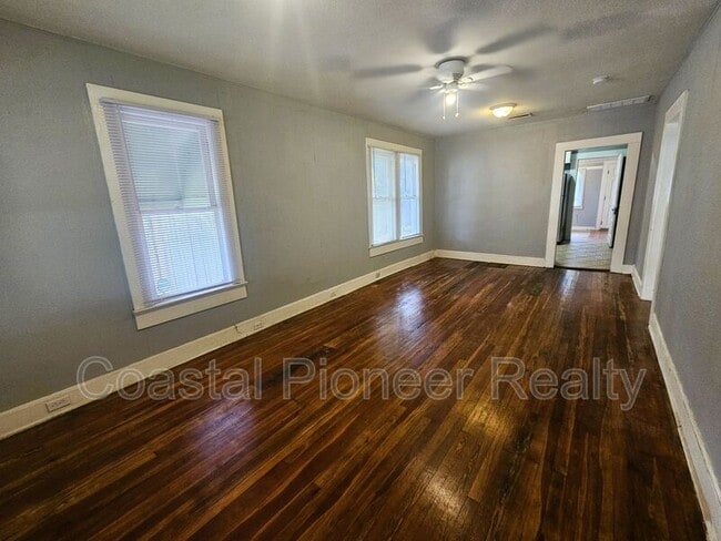 Photo - 1212 E 32nd Ave